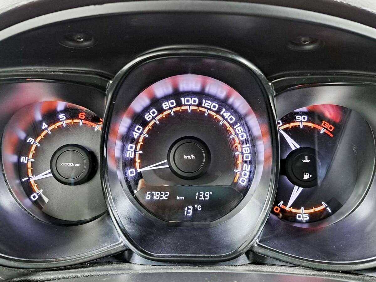 Б/У Лада (ВАЗ) Веста 2019 года. Фото: #8