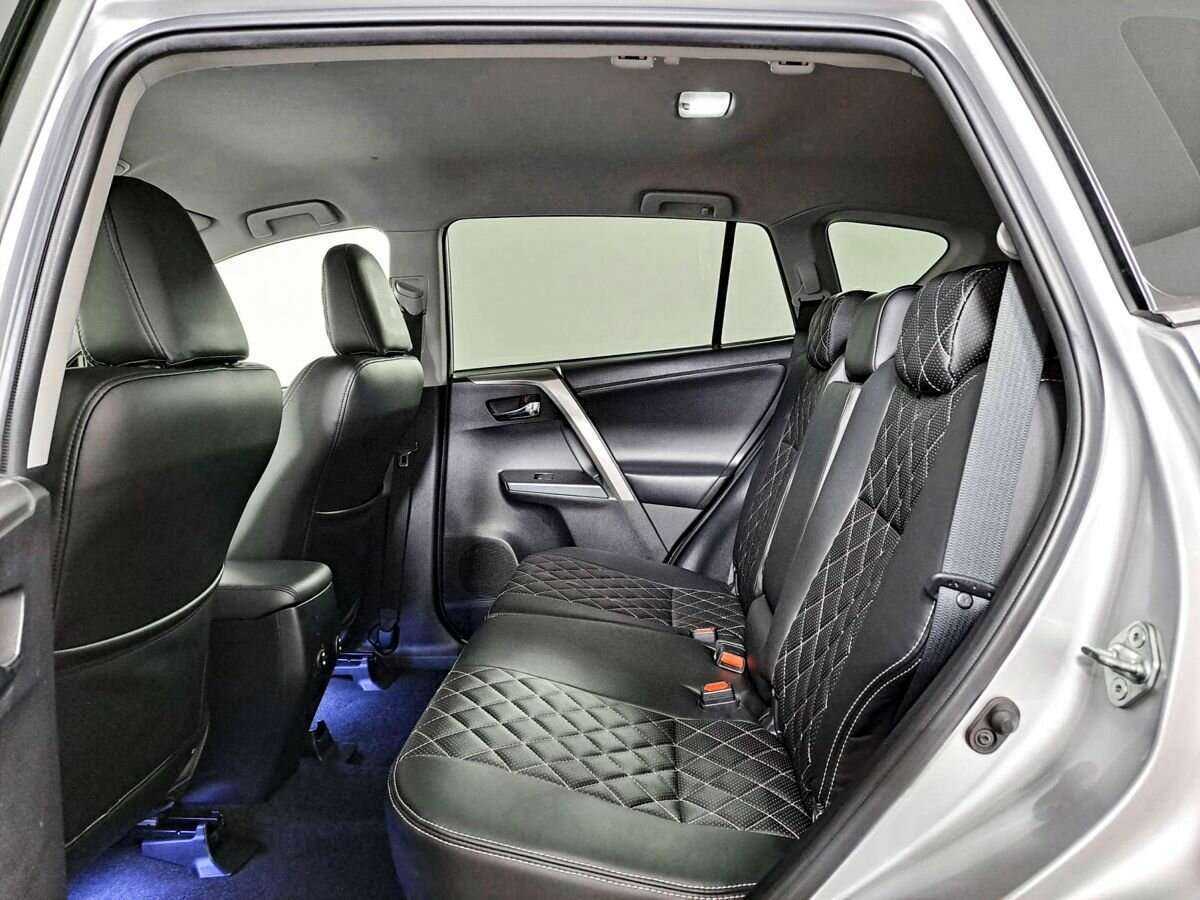 Б/У Тойота Рав4 2015 года. Фото: #6