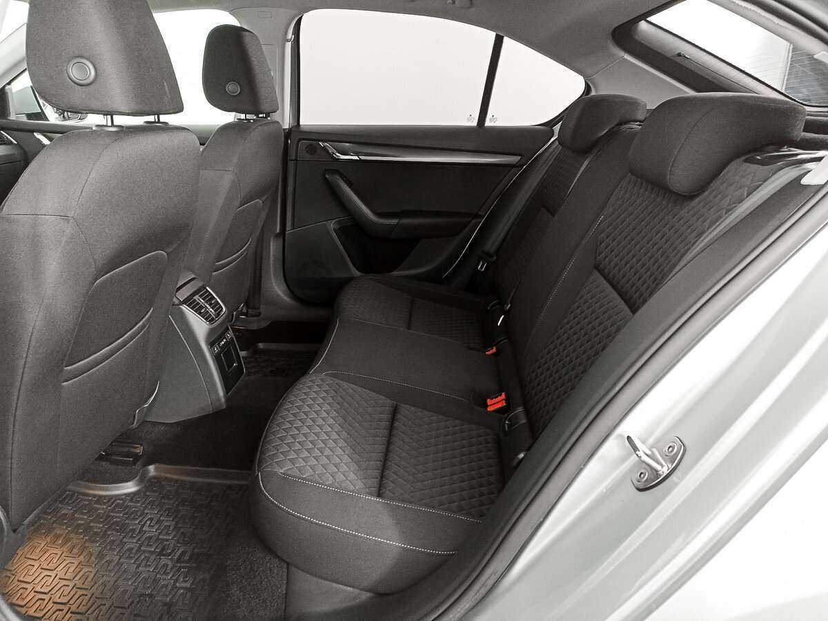 Б/У Шкода Октавия 2018 года. Фото: #9