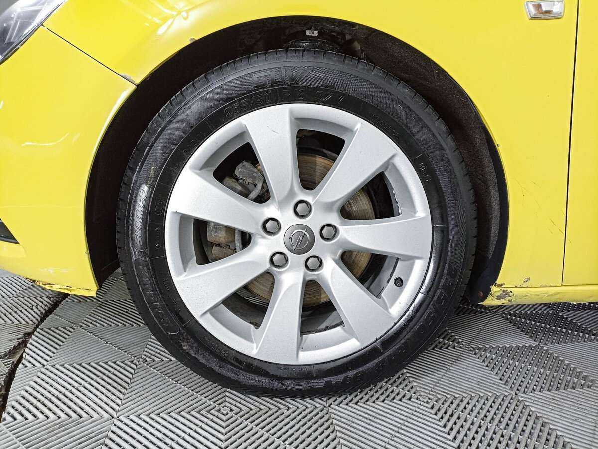 Б/У Опель Астра 2014 года. Фото: #13