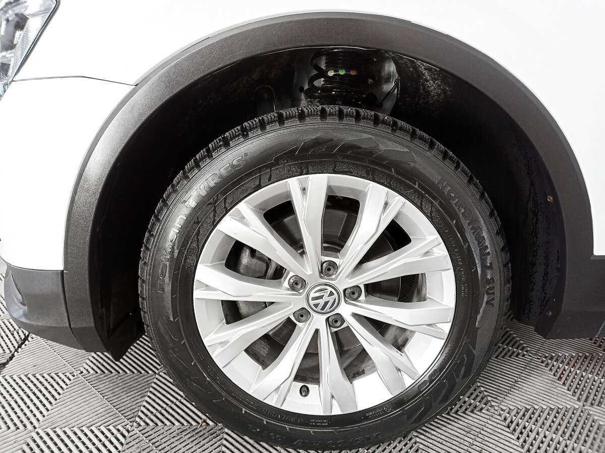 Б/У Фольксваген Тигуан 2017 года. Фото: #17