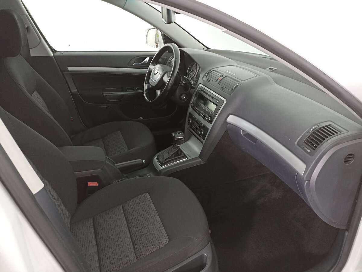 Б/У Шкода Октавия 2012 года. Фото: #10