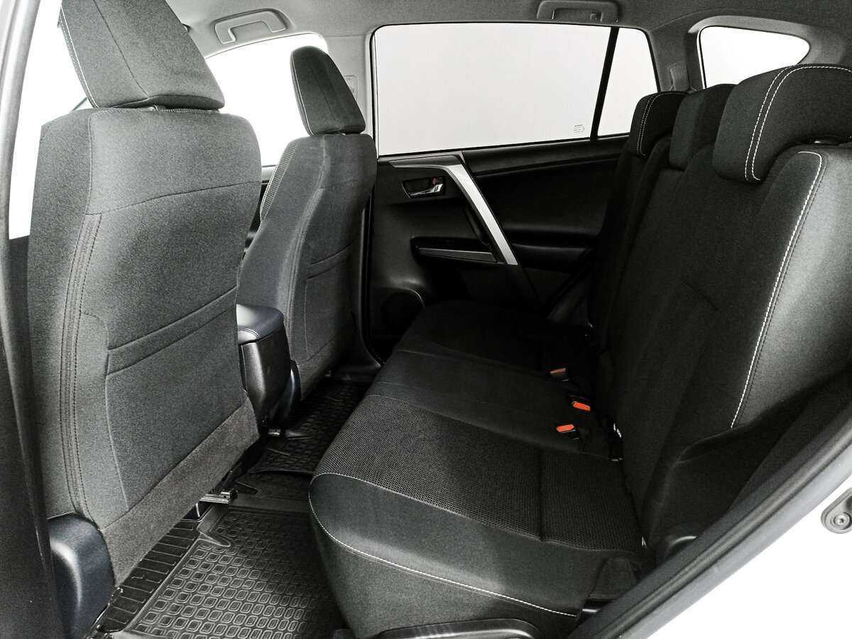 Toyota RAV4 2019 года с пробегом. Фото: #9