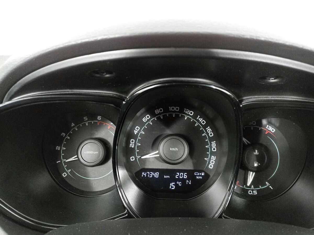 Б/У Лада (ВАЗ) Веста 2015 года. Фото: #8