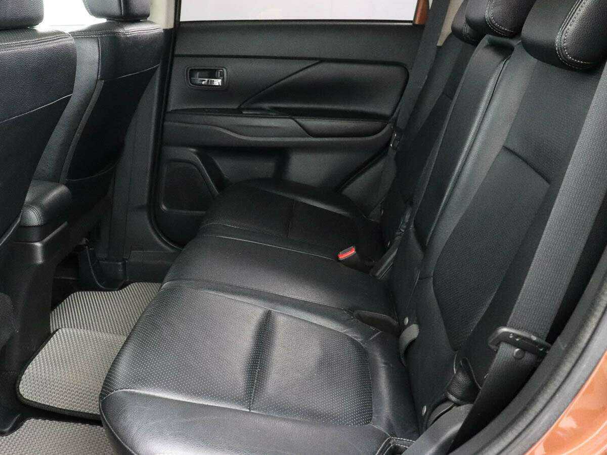 Mitsubishi Outlander 2012 года с пробегом. Фото: #7