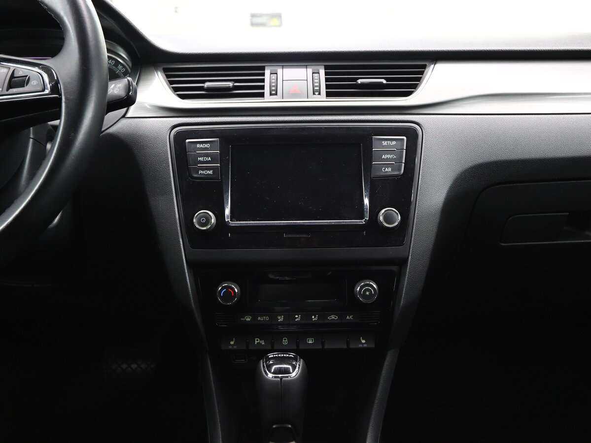 Skoda Rapid 2018 года с пробегом. Фото: #18