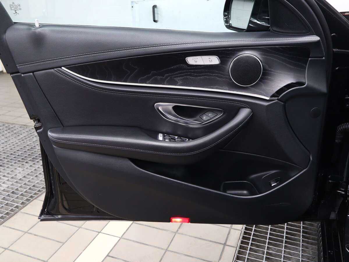 Mercedes-Benz E-Класс 2018 года с пробегом. Фото: #12