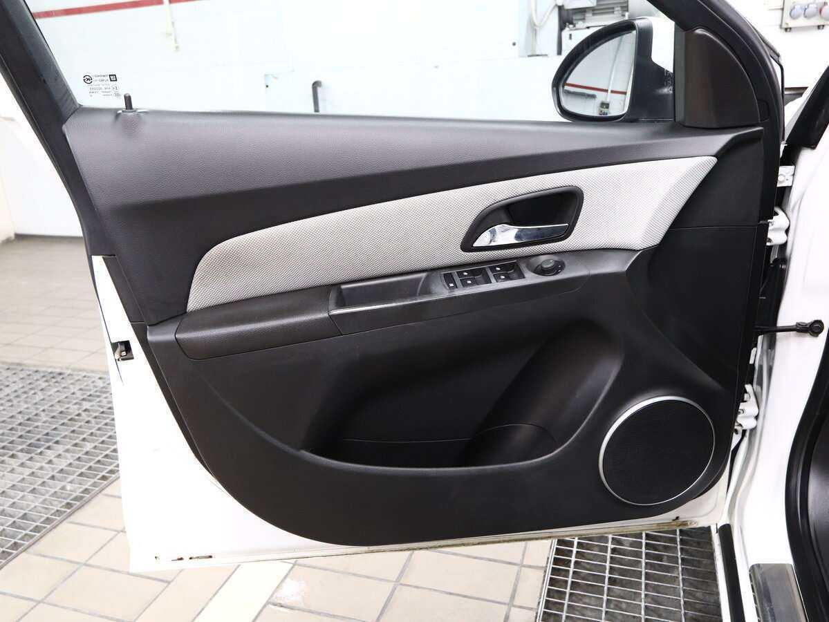 Chevrolet Cruze 2012 года с пробегом. Фото: #5