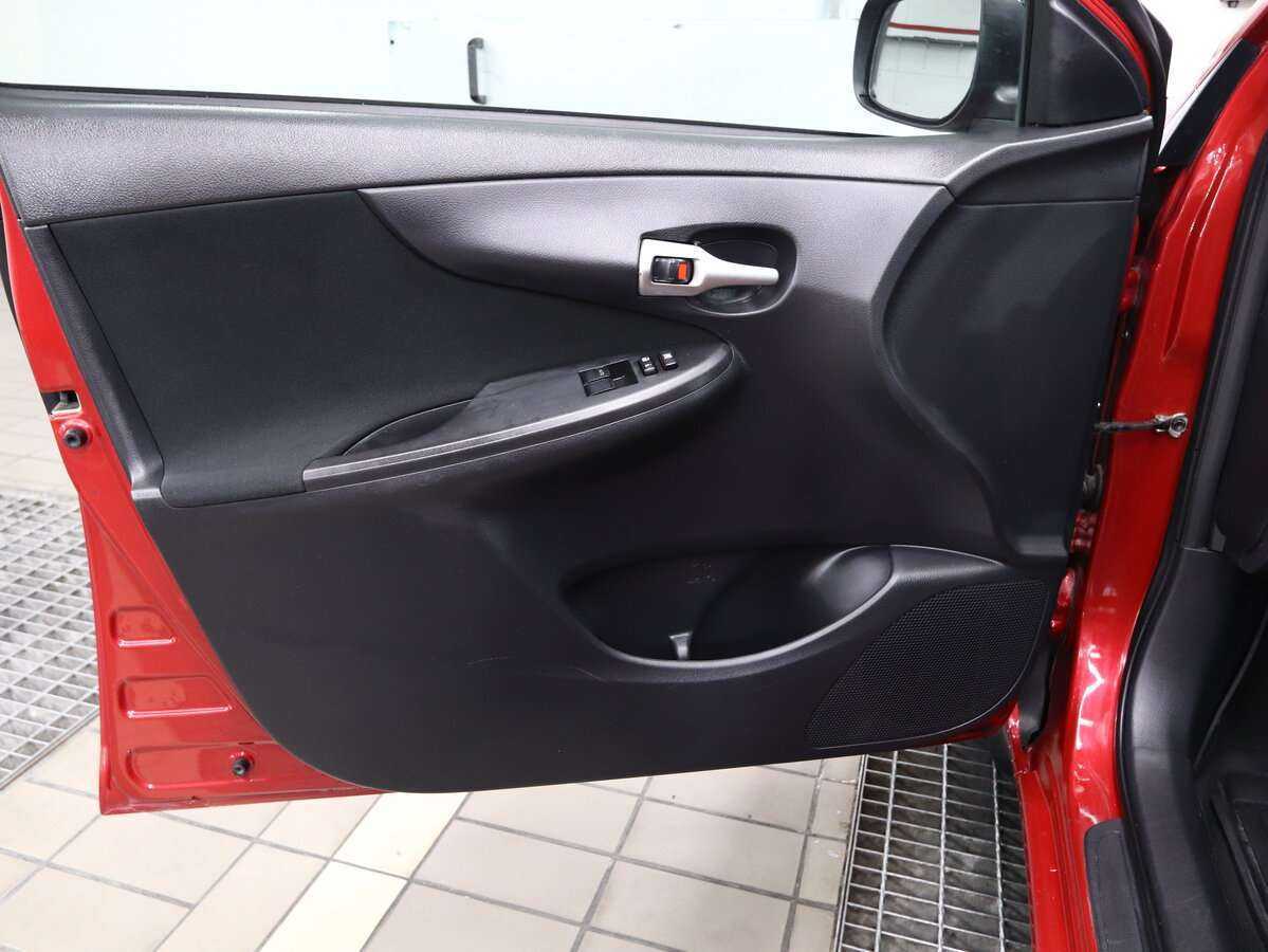 Toyota Corolla 2012 года с пробегом. Фото: #5