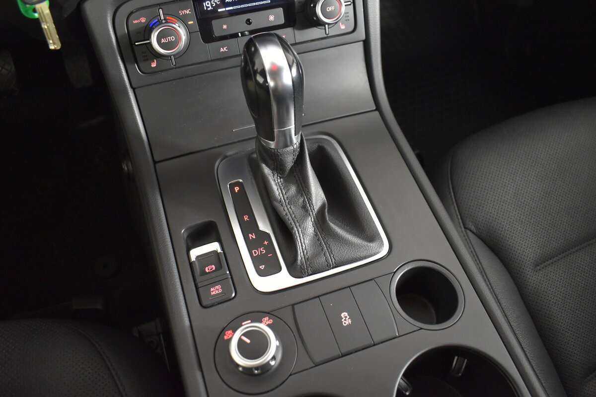 Volkswagen Touareg 2013 года с пробегом. Фото: #15