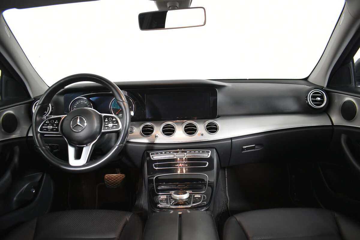 Mercedes-Benz E-Класс 2018 года с пробегом. Фото: #12