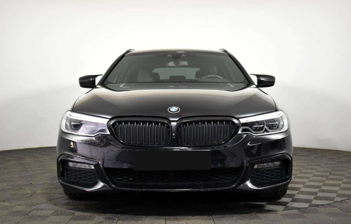 BMW 5 серии 2018 года с пробегом. Фото: #1