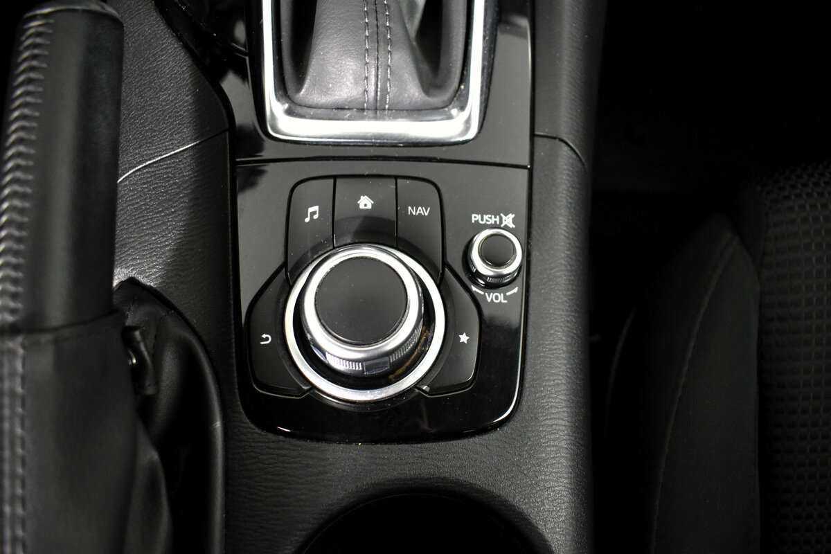 Б/У Мазда 3 2017 года. Фото: #15