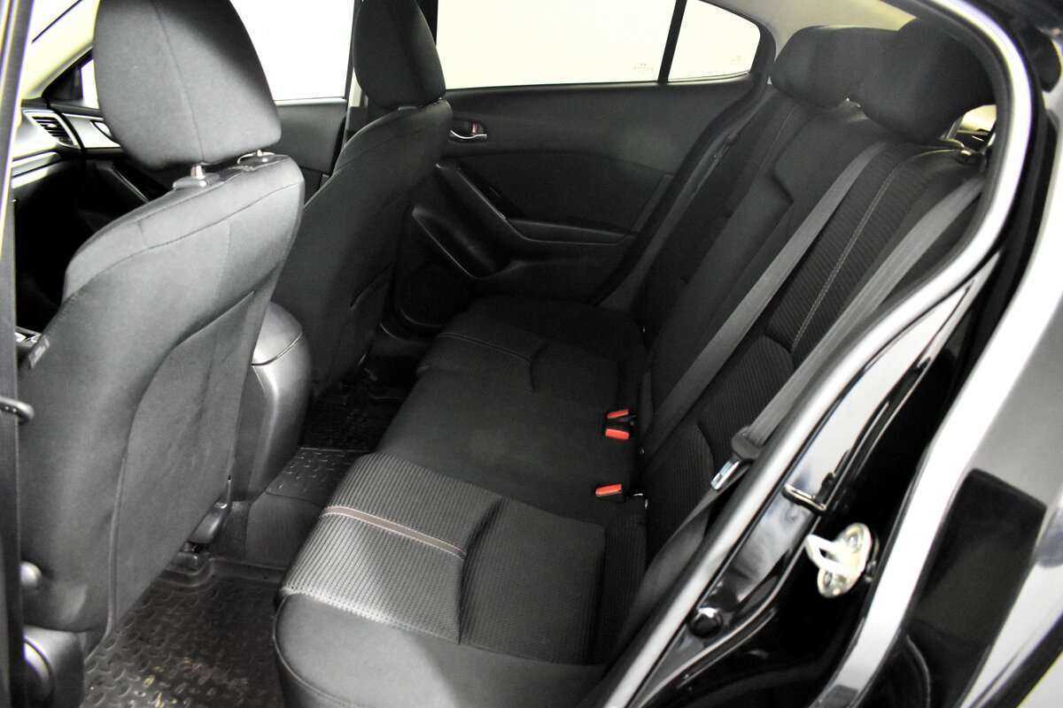 Б/У Мазда 3 2017 года. Фото: #17