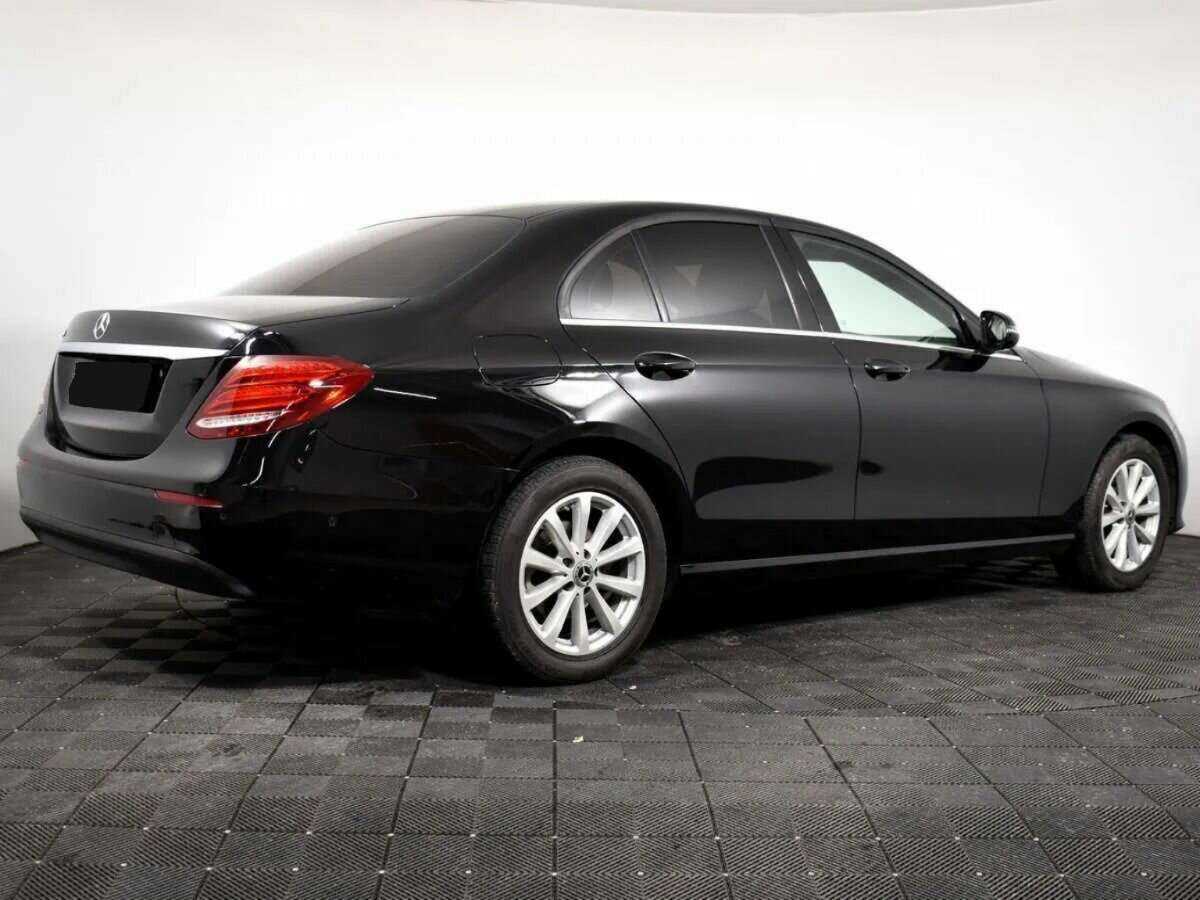 Mercedes-Benz E-Класс 2018 года с пробегом. Фото: #3