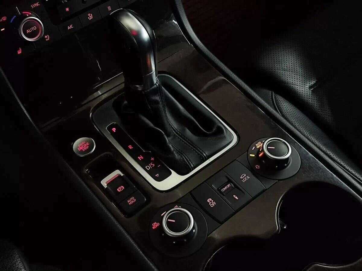 Б/У Фольксваген Туарег 2014 года. Фото: #13