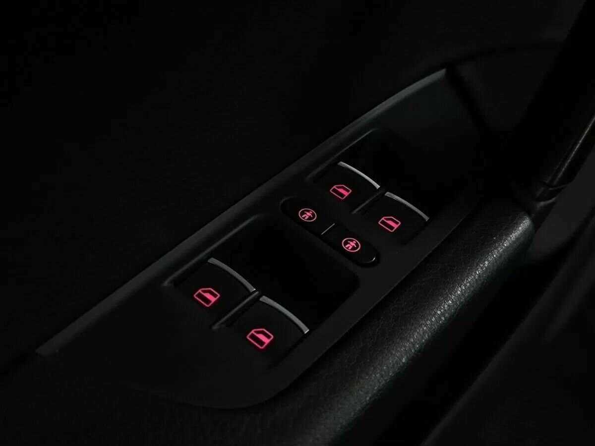 Б/У Фольксваген Туарег 2014 года. Фото: #24