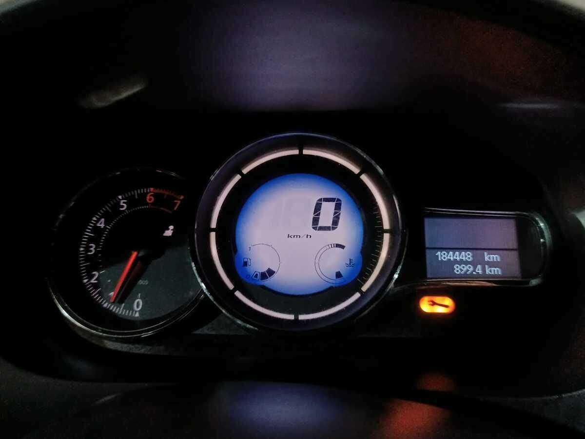 Б/У Рено Флюенс 2016 года. Фото: #11