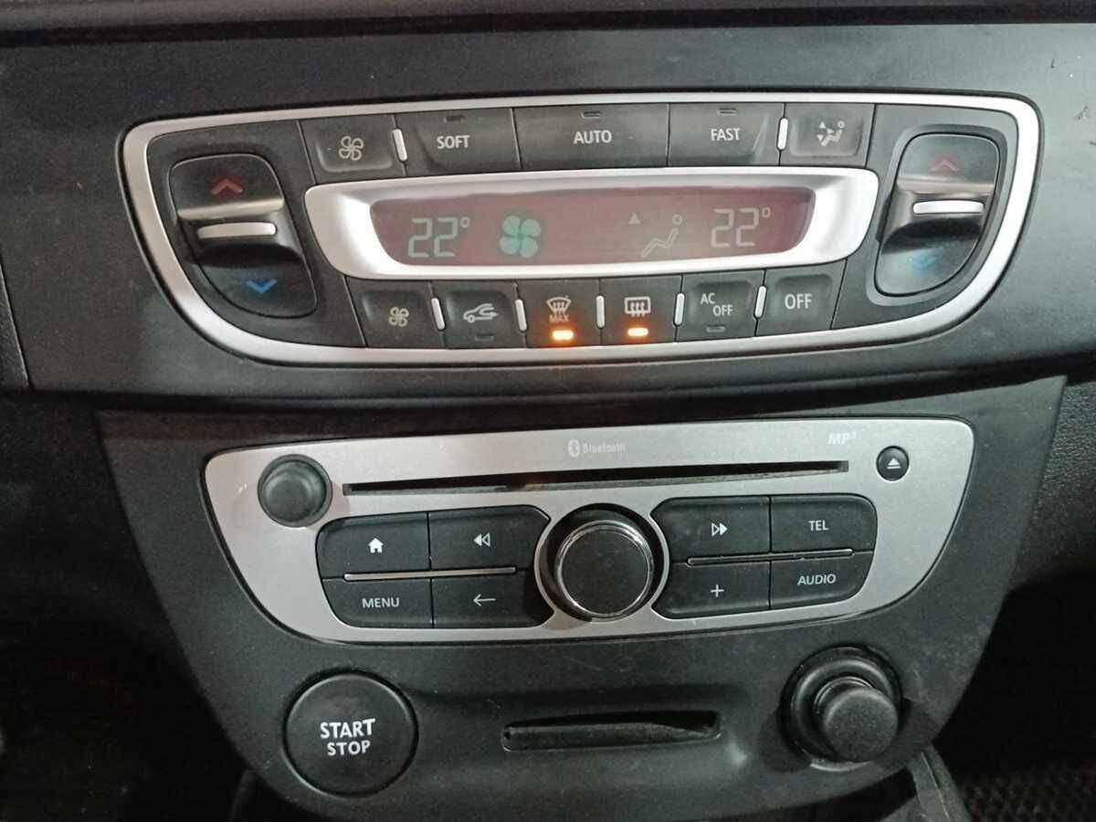 Б/У Рено Флюенс 2016 года. Фото: #13