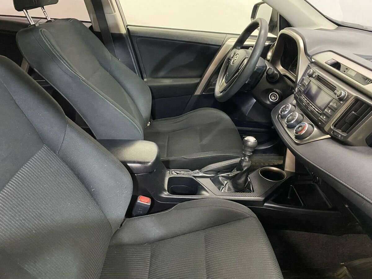 Б/У Тойота Рав4 2014 года. Фото: #9