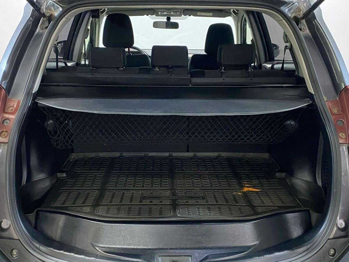 Б/У Тойота Рав4 2014 года. Фото: #17