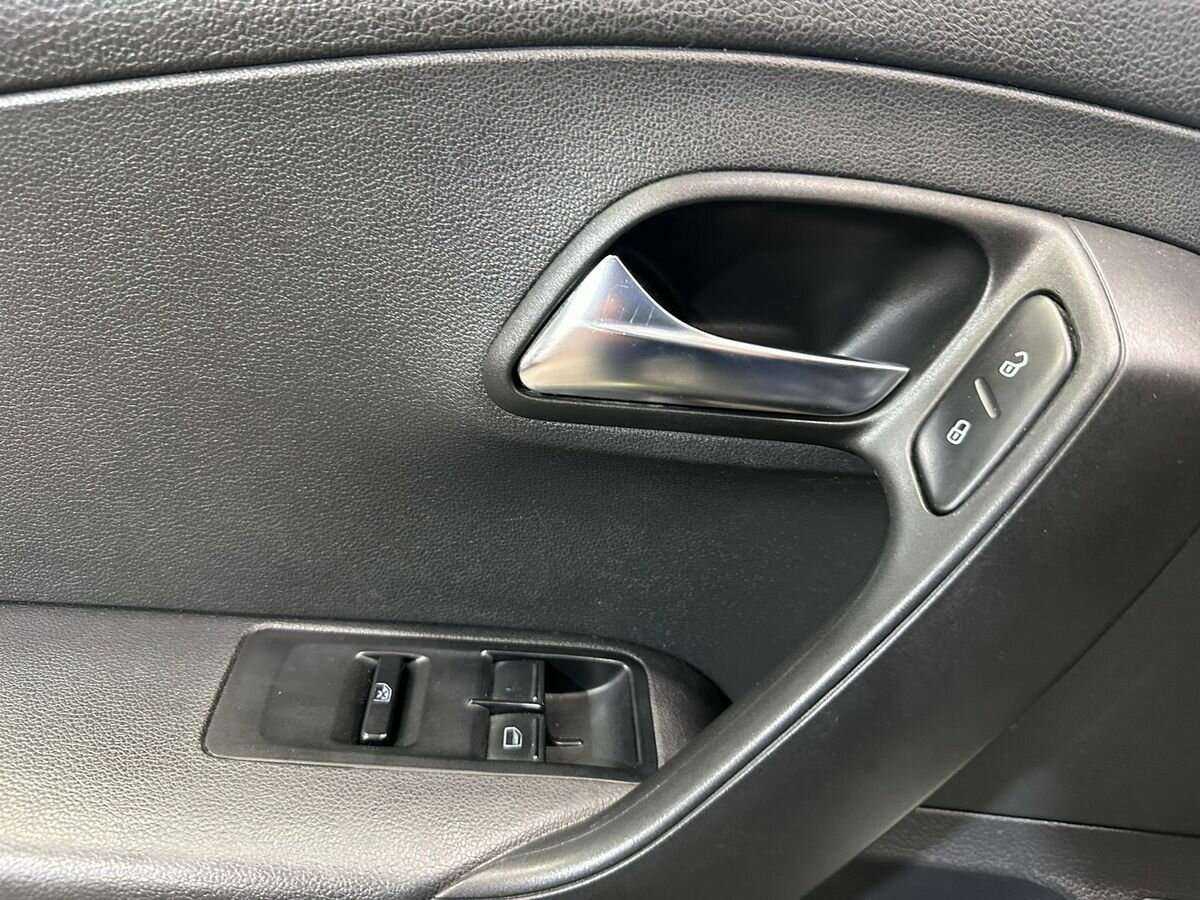 Б/У Фольксваген Поло 2019 года. Фото: #13