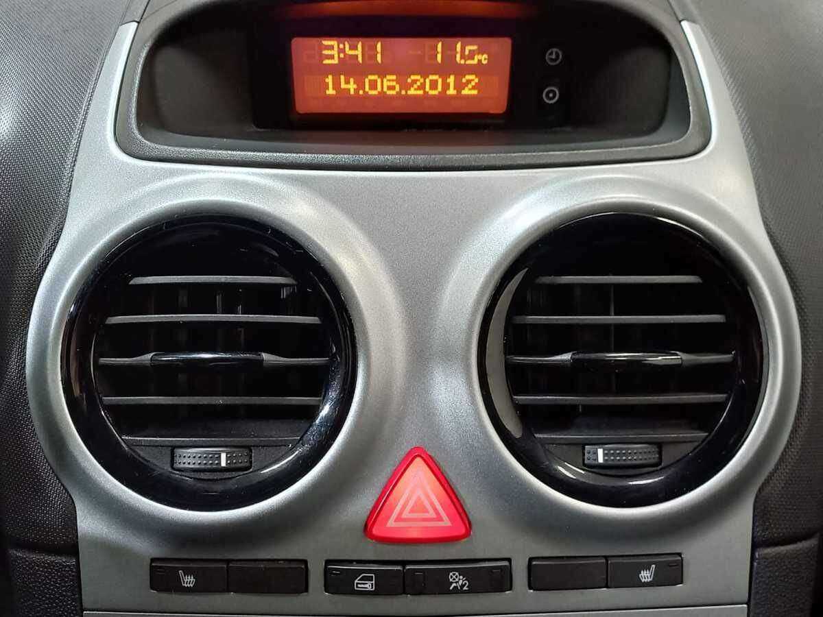 Б/У Опель Корса 2012 года. Фото: #13