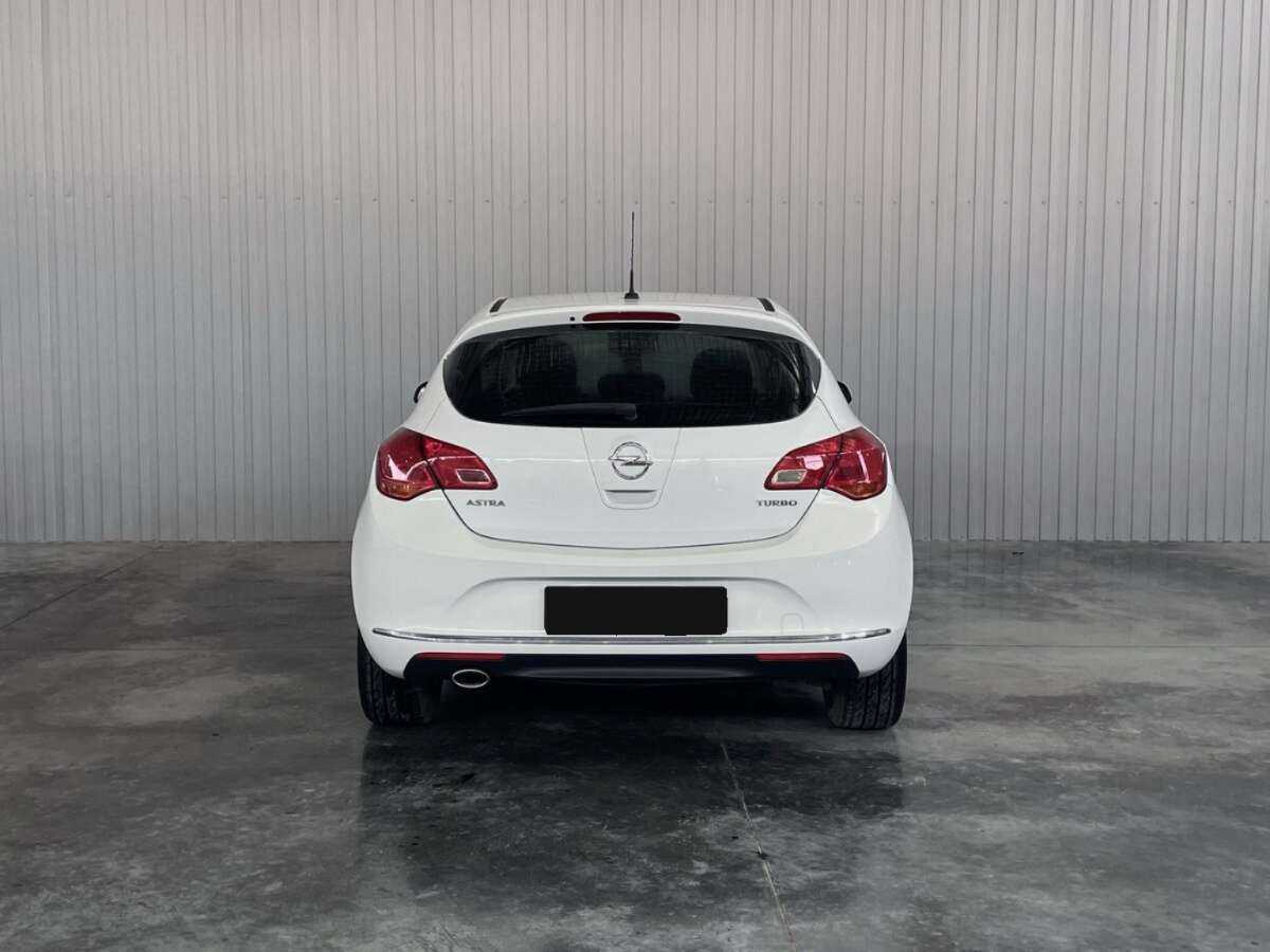 Opel Astra 2012 года с пробегом. Фото: #5