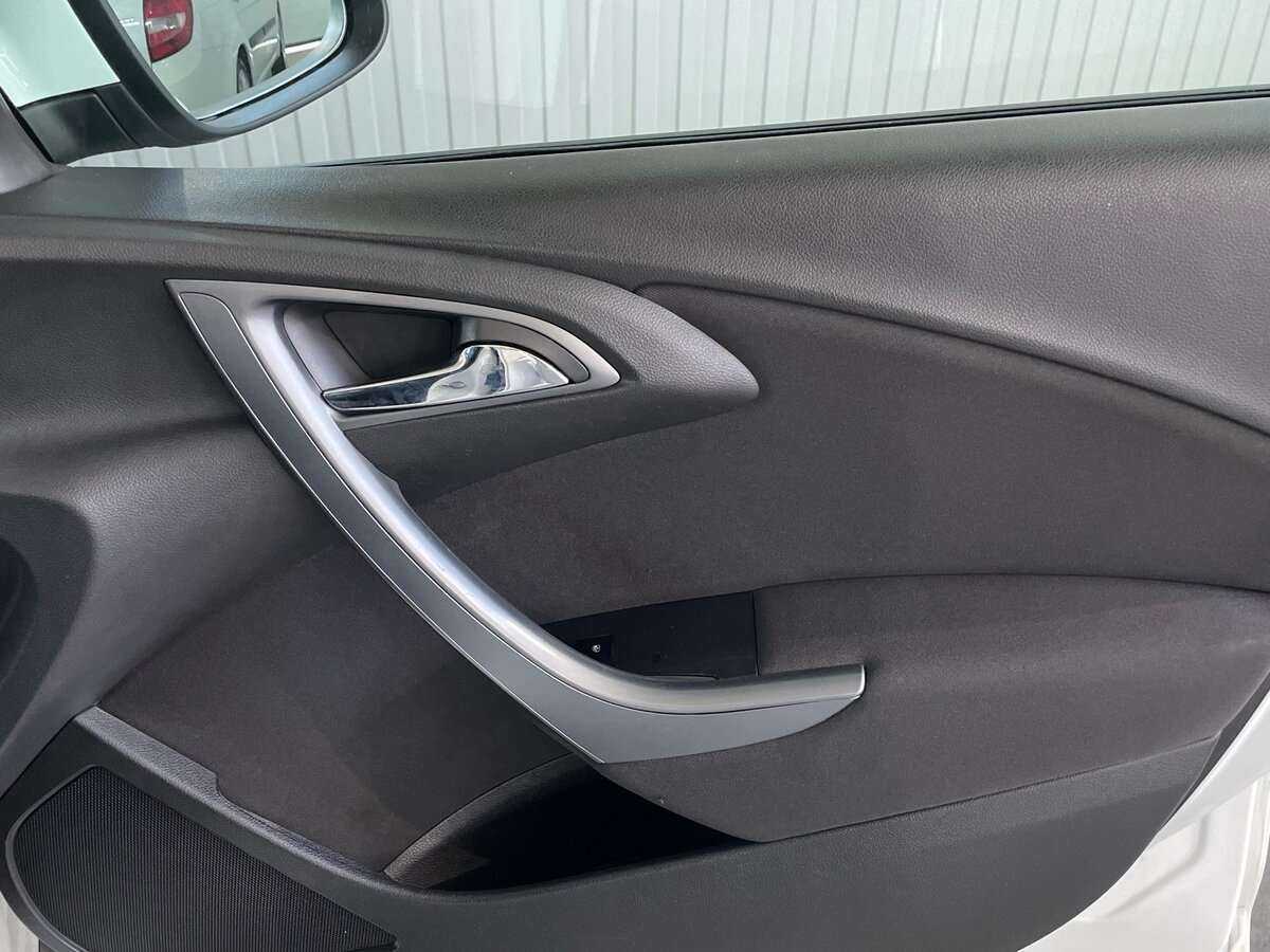 Opel Astra 2012 года с пробегом. Фото: #21