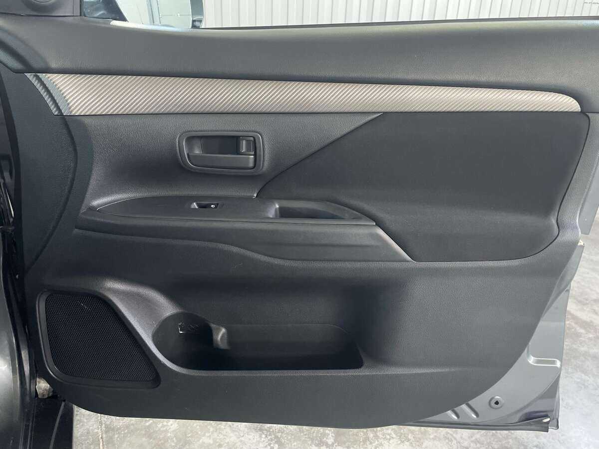 Mitsubishi Outlander 2018 года с пробегом. Фото: #20