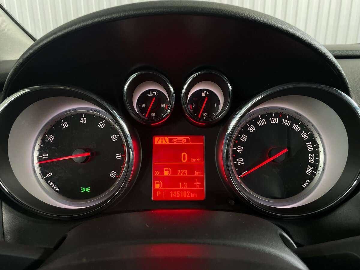 Opel Astra 2014 года с пробегом. Фото: #9