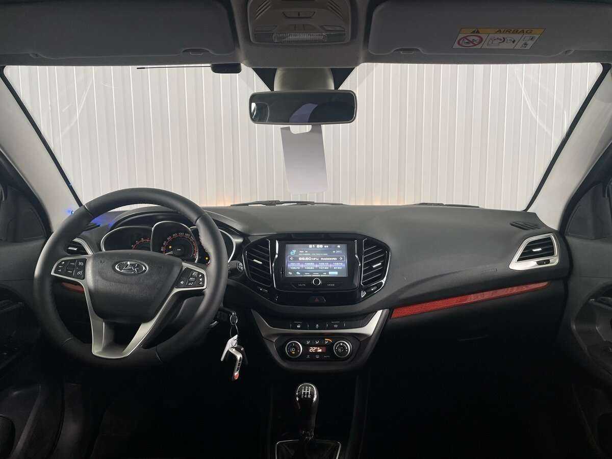 Lada (ВАЗ) Vesta 2018 года с пробегом. Фото: #8