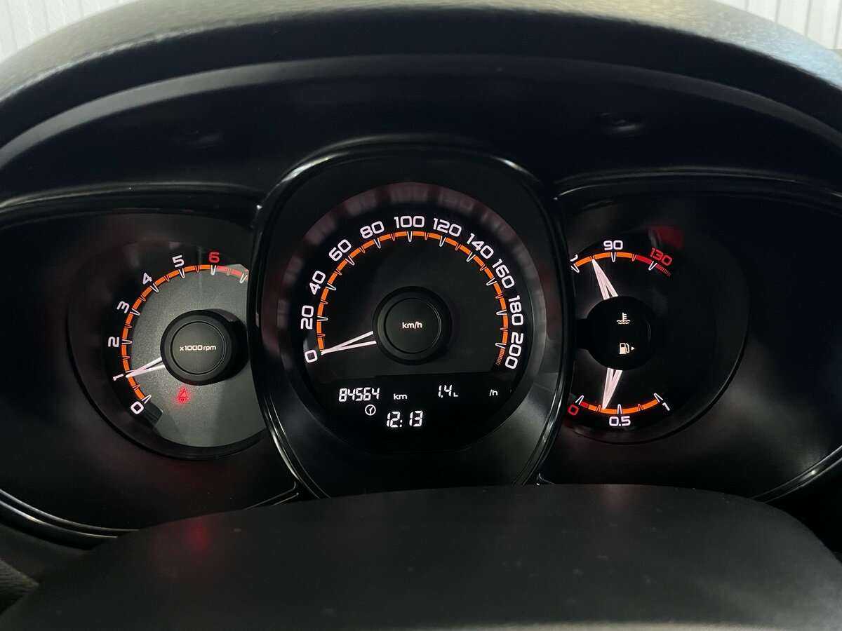 Lada (ВАЗ) Vesta 2018 года с пробегом. Фото: #12