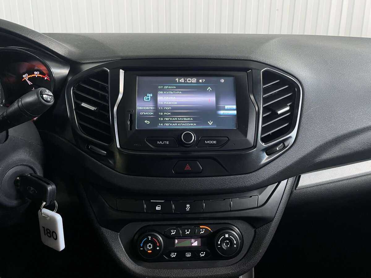 Lada (ВАЗ) Vesta 2019 года с пробегом. Фото: #14