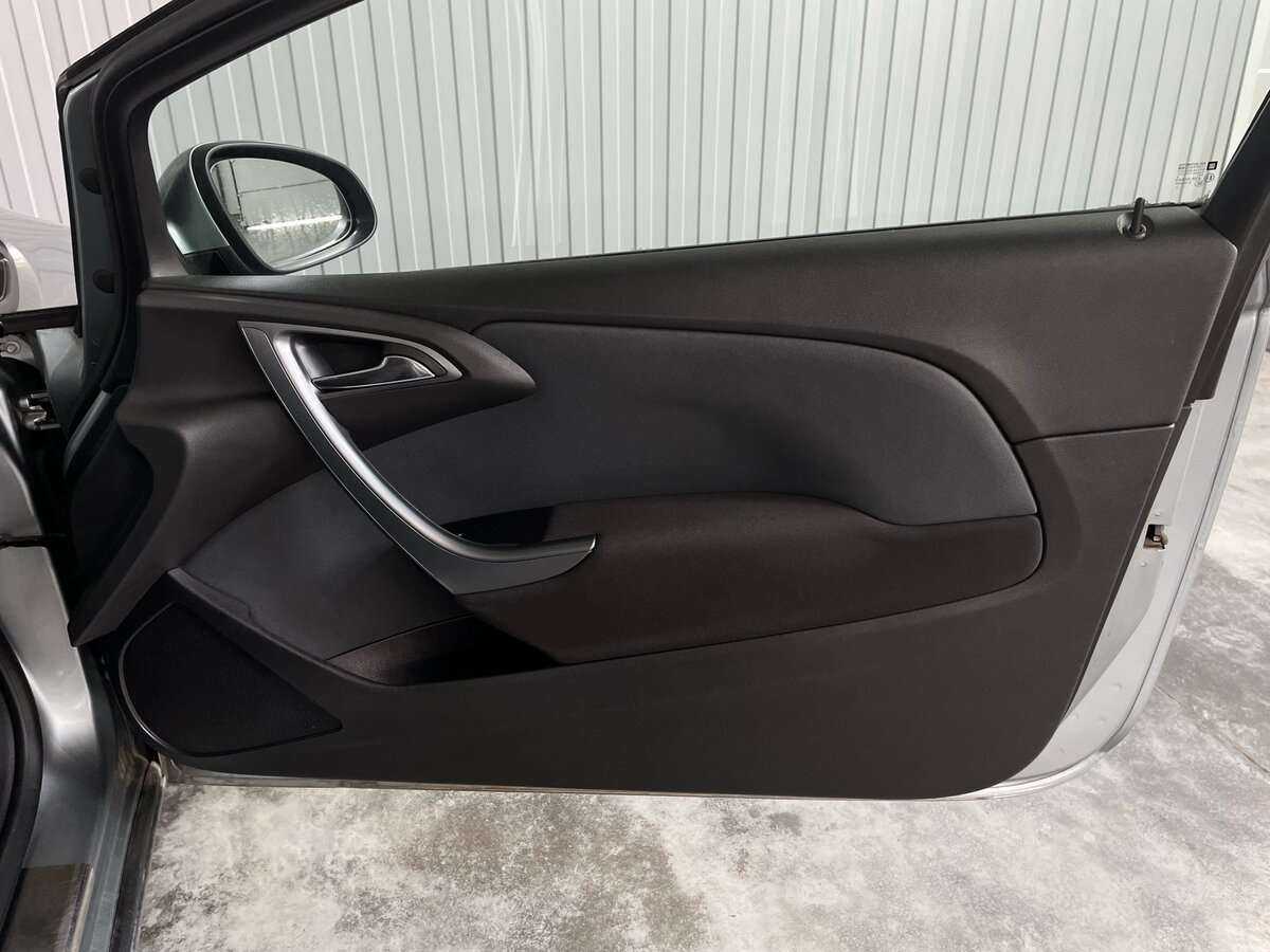 Opel Astra 2012 года с пробегом. Фото: #19