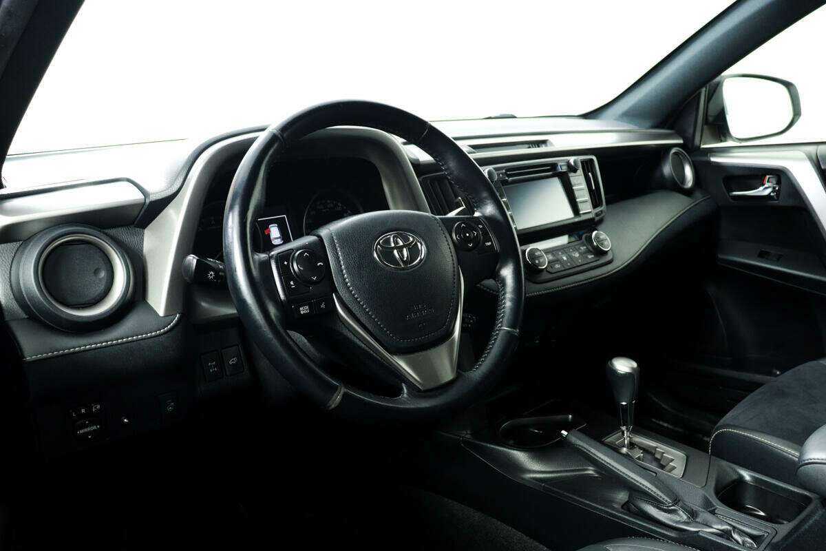 Б/У Тойота Рав4 2016 года. Фото: #12