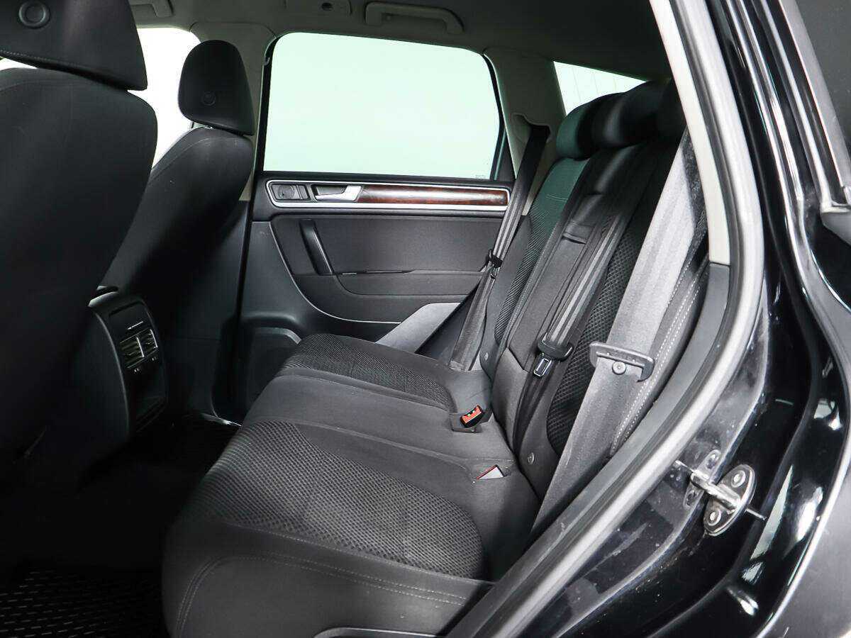 Б/У Фольксваген Туарег 2013 года. Фото: #9