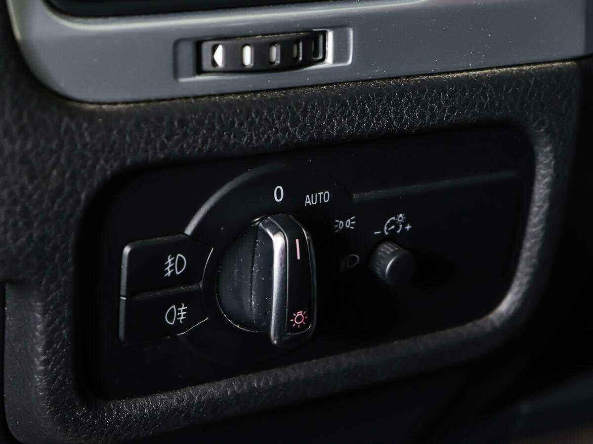 Volkswagen Touareg 2013 года с пробегом. Фото: #18