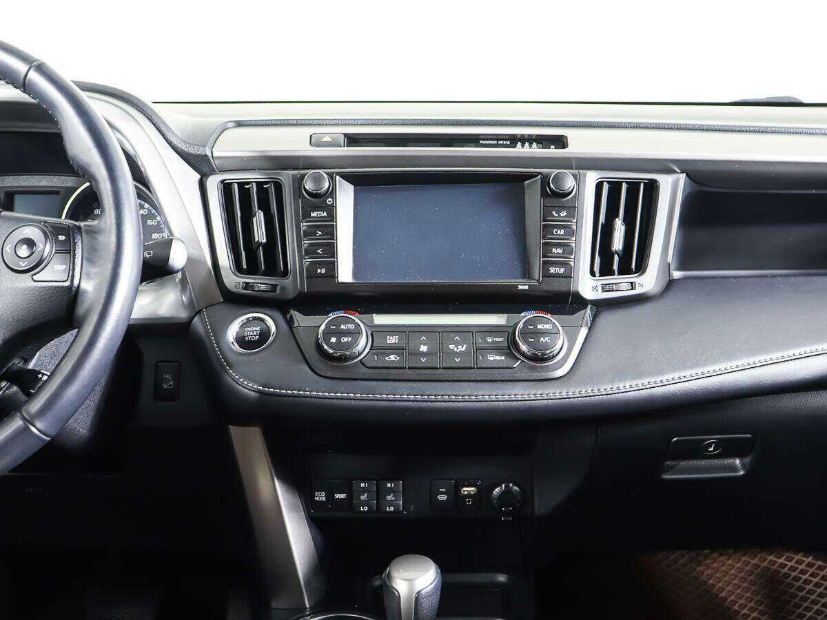 Toyota RAV4 2018 года с пробегом. Фото: #11