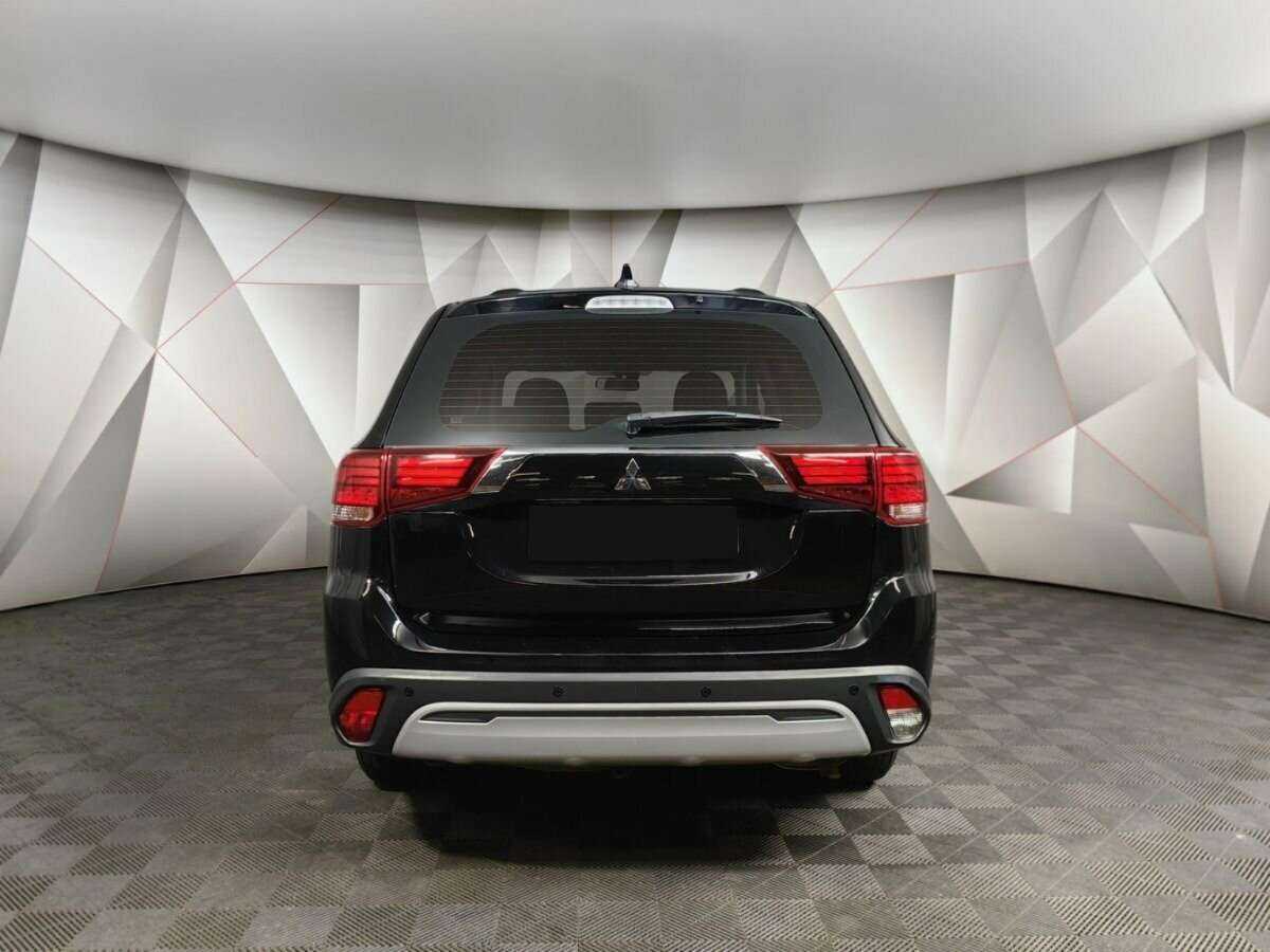 Mitsubishi Outlander 2018 года с пробегом. Фото: #7