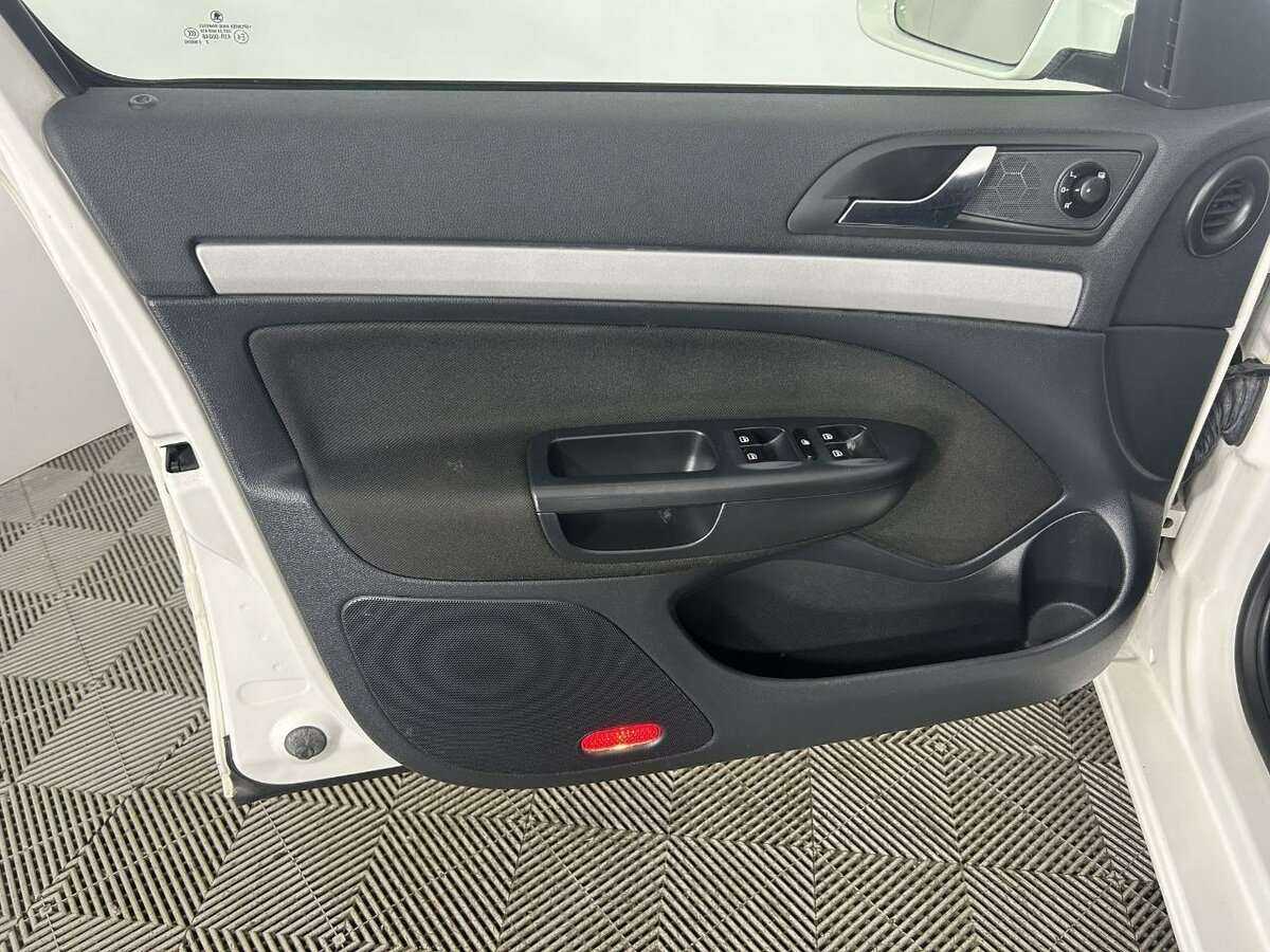 Б/У Шкода Октавия 2012 года. Фото: #7