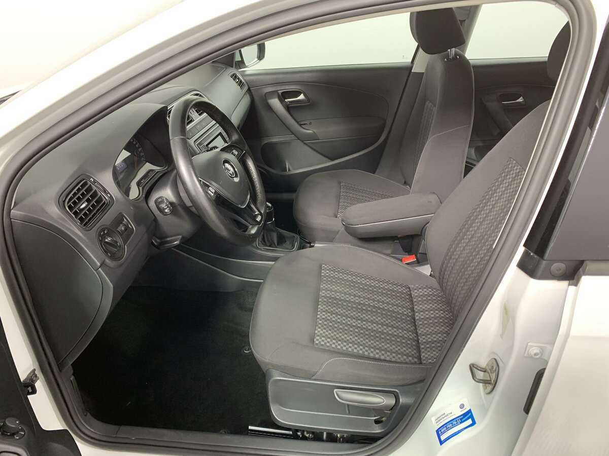 Б/У Фольксваген Поло 2019 года. Фото: #11