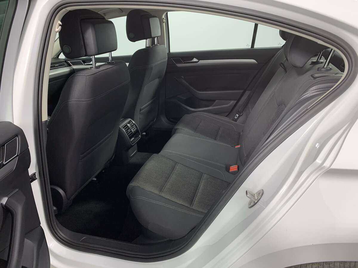 Volkswagen Passat 2019 года с пробегом. Фото: #9