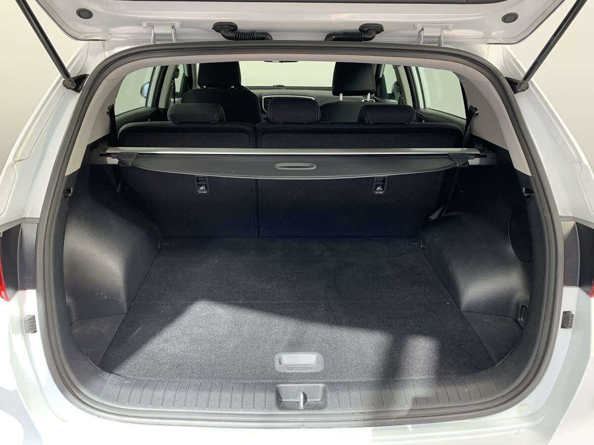 Б/У Киа Спортейдж 2020 года. Фото: #8