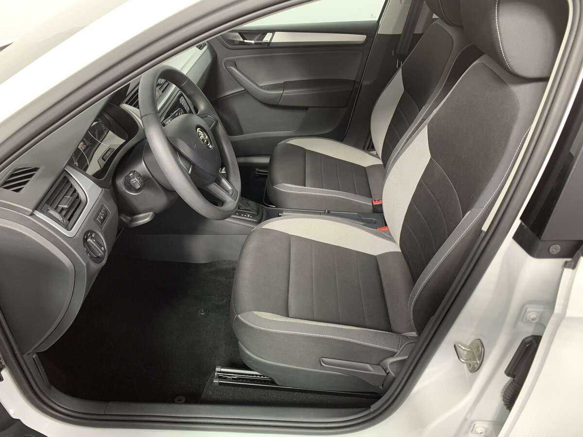 Б/У Шкода Рапид 2019 года. Фото: #12