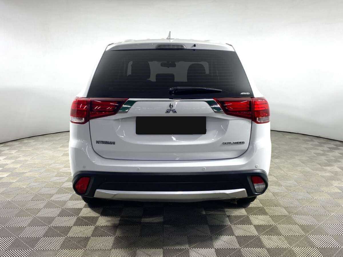 Mitsubishi Outlander 2017 года с пробегом. Фото: #5