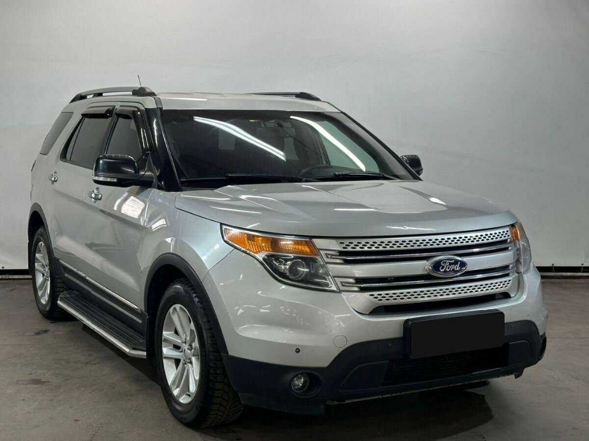 Ford Explorer 2013 года с пробегом. Фото: #2