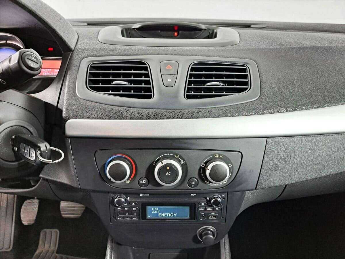 Б/У Рено Меган 2013 года. Фото: #12