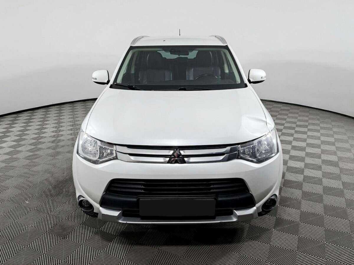 Mitsubishi Outlander 2014 года с пробегом. Фото: #1