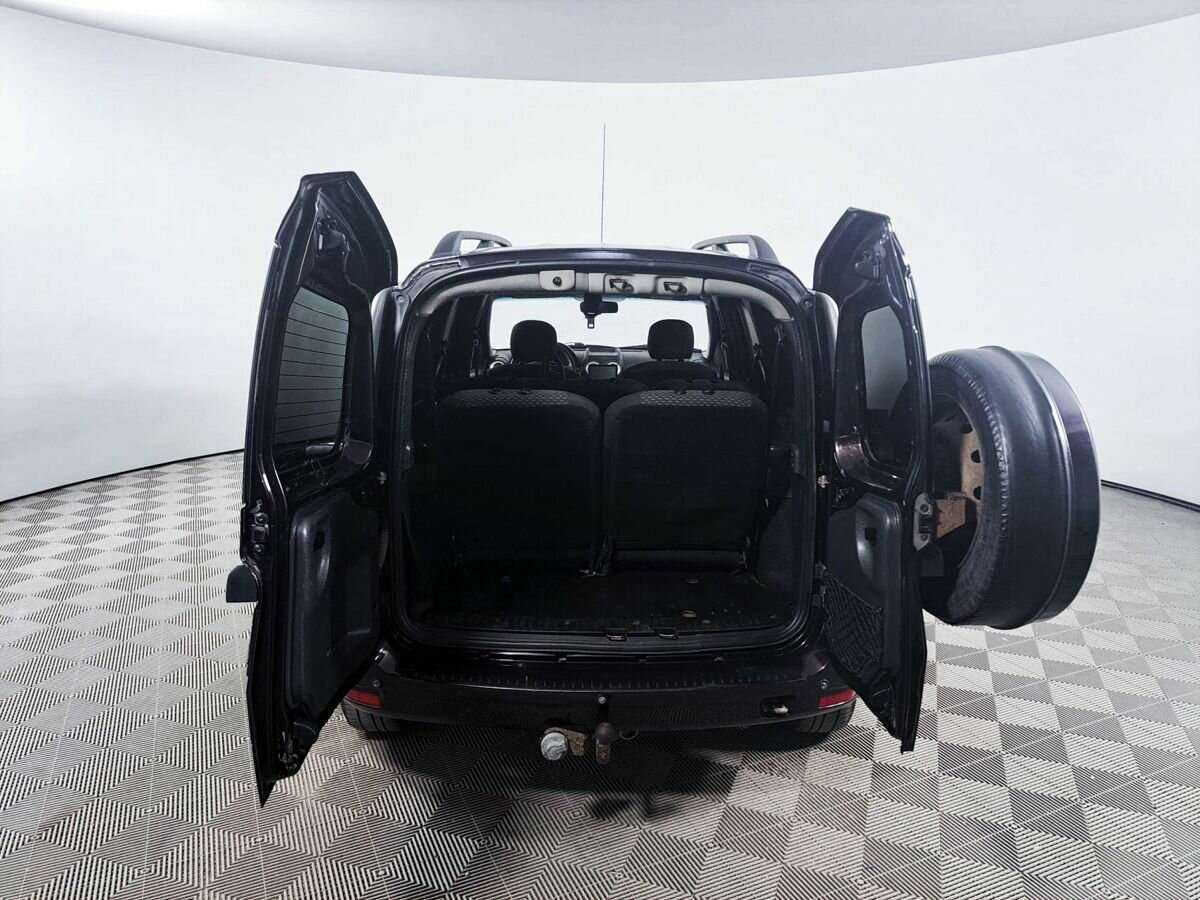 Б/У Лада (ВАЗ) Ларгус 2015 года. Фото: #9